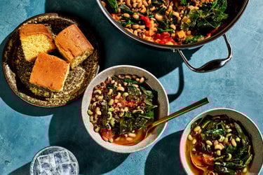 Smoky Vegetarian Black-Eyed Peas