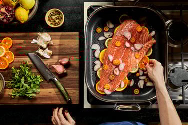 large roasting pan with mac and cheese