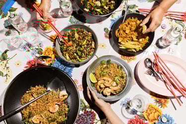 14 inch wok with handles serving stir fry rice