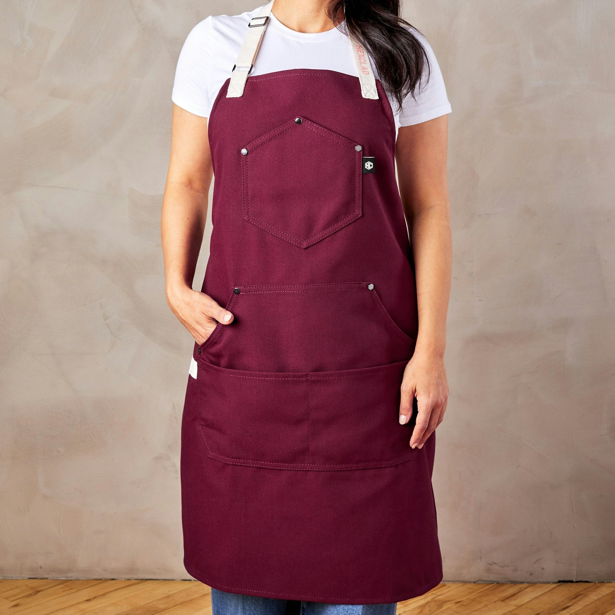 Eco Modern Apron (Crimson) | HexClad Canada