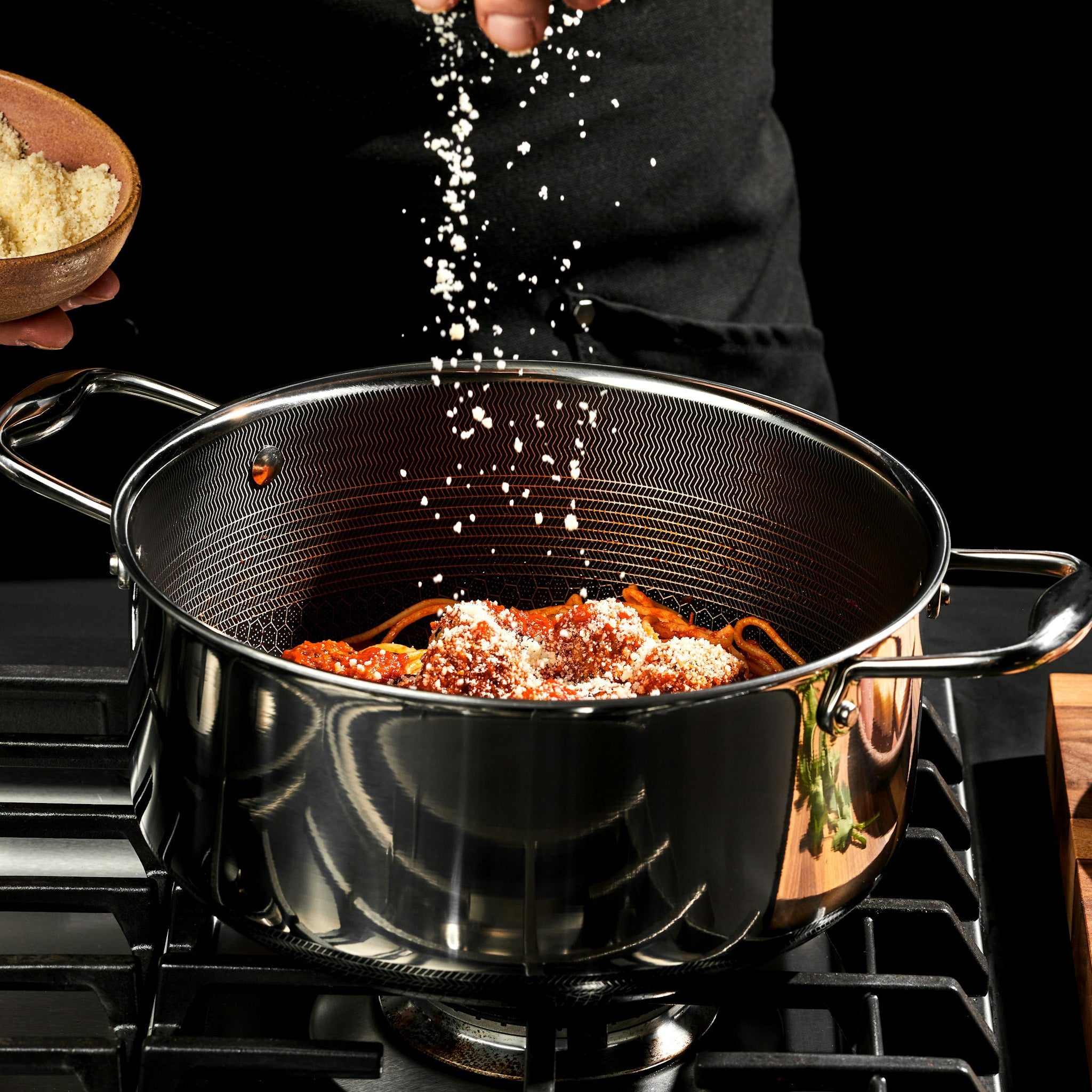 5QT Hybrid Dutch Oven (4.7 L) | HexClad Canada