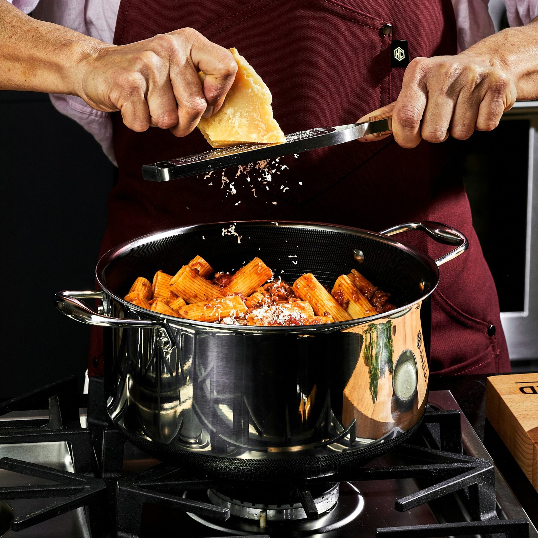 8QT Pot With Lid | HexClad Canada