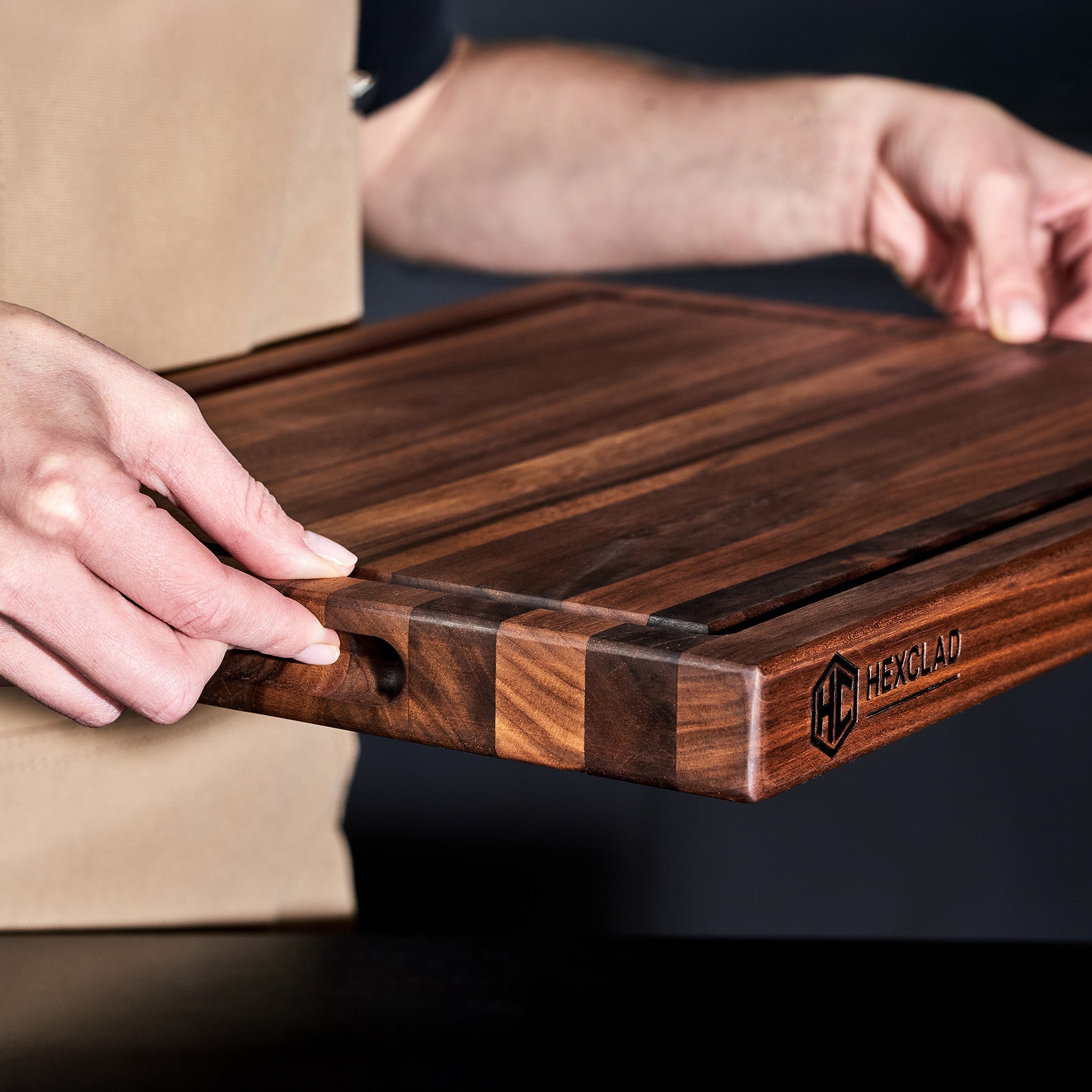 Walnut Cutting Board, Medium – HexClad Cookware Canada