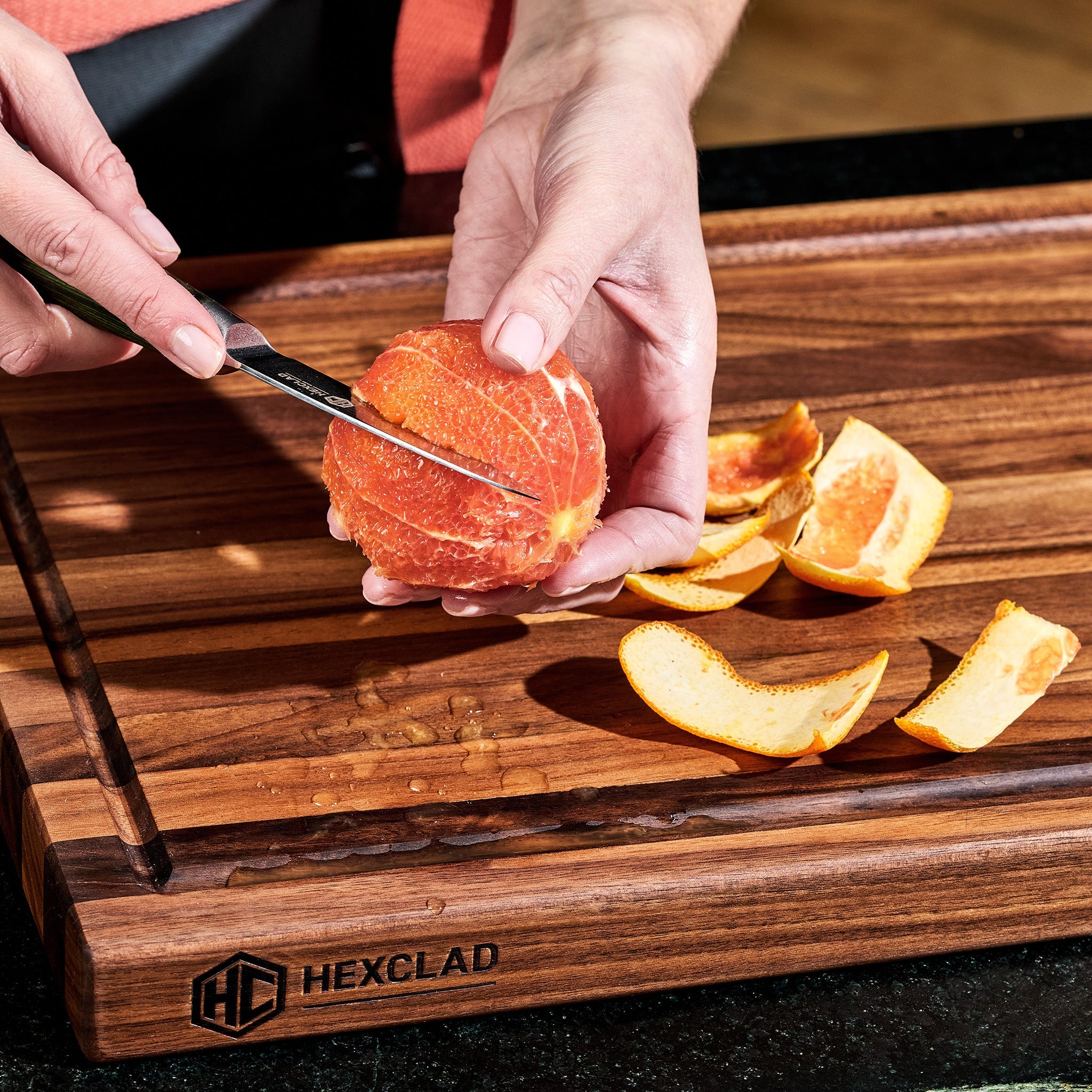 Walnut Cutting Board, Medium | HexClad Canada