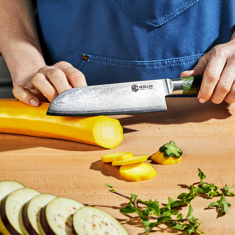 Couteau Santoku en acier de Damas, 7 po (17 cm)