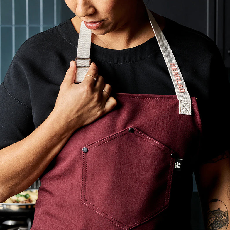 Eco Modern Apron (Crimson) | HexClad Canada